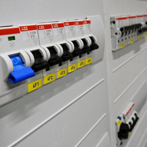 Les Protections Électriques pour Installations Scéniques