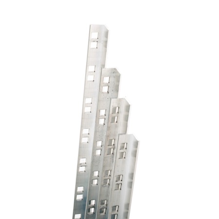 Profilé de rack en aluminium anodise pour accueillir des écrou cages