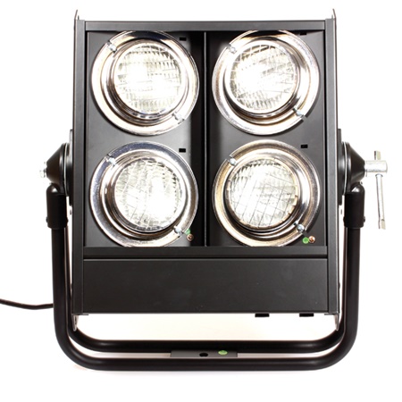 Blinder DMX 4 x 650W noir Showtec